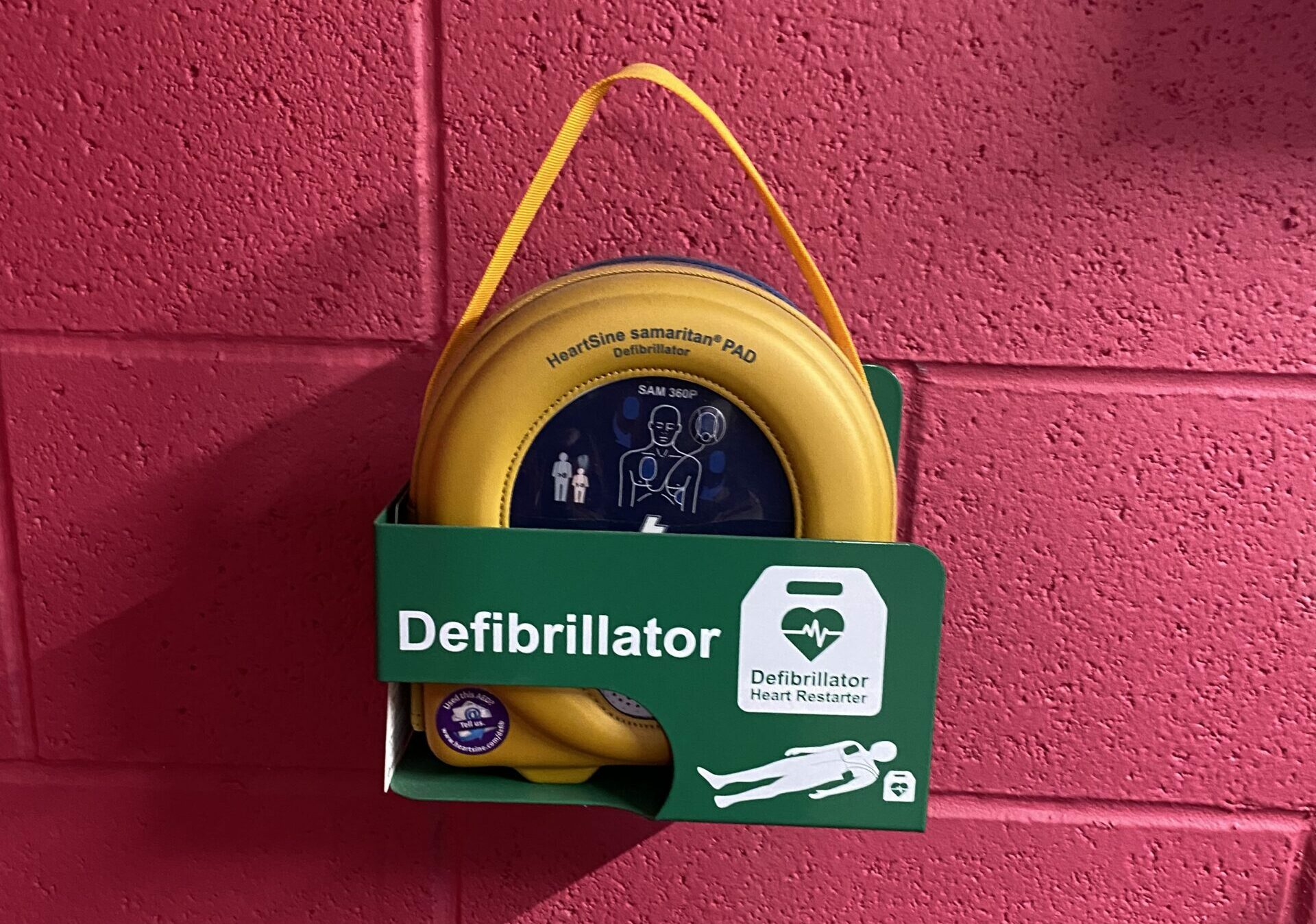 emergency vets Glasgow - Defibrillator - first aid
